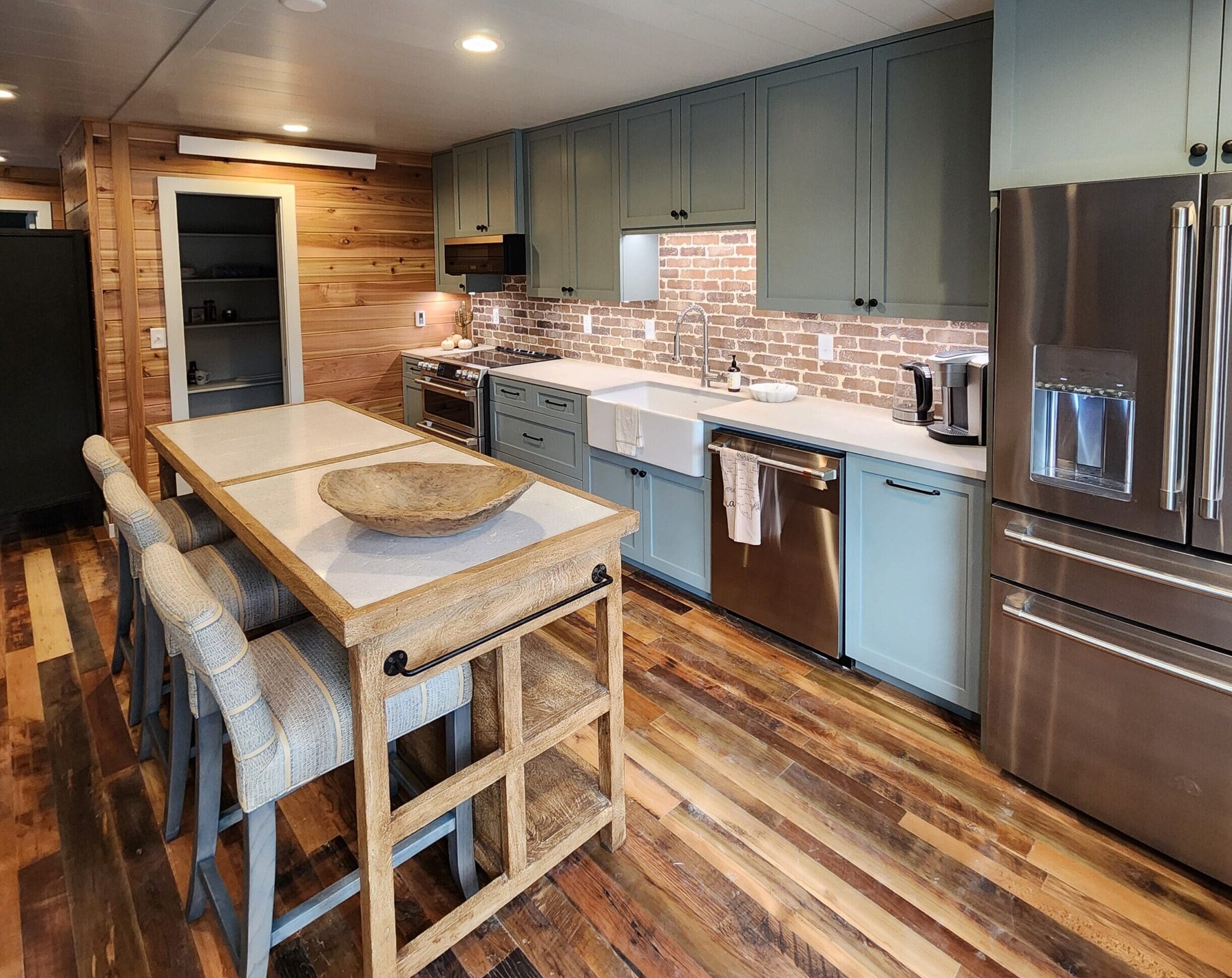 Kitchen View 3rd Wheel scaled e1743988731618